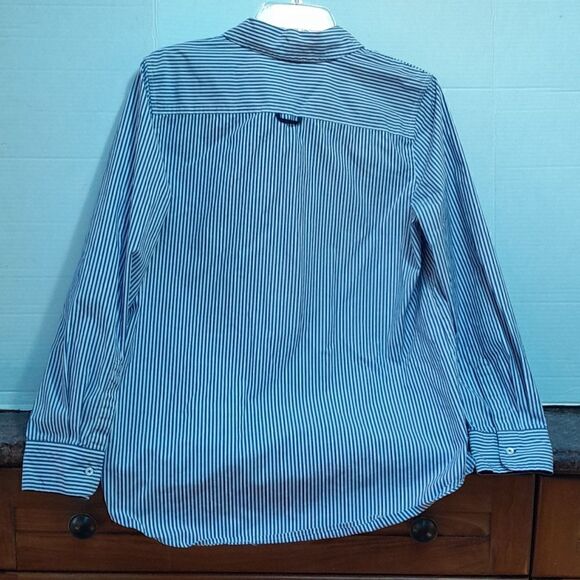Vinyard Vines Relaxed Fit Shirt with Whale Pocket...Size 10 - Picture 5 of 7
